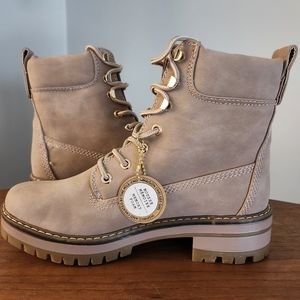 NWT Chelsee Girl Ankle Boots **